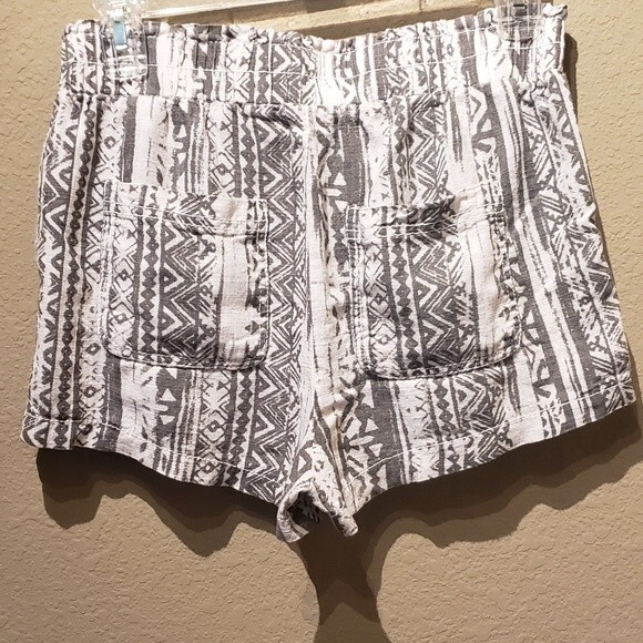 Cali 1850 Women's Linen Blend Creme Grey Paper Bag Waist Pockets Shorts Size S - Picture 3 of 3